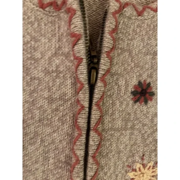 Vintage 90s Women's Hand Embroidered Floral Full Zip Natural Material Sweater- L - Picture 5 of 7